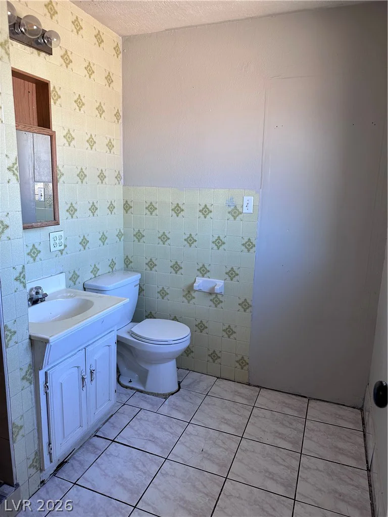 2405 Bruce, North Las Vegas, NV 89030