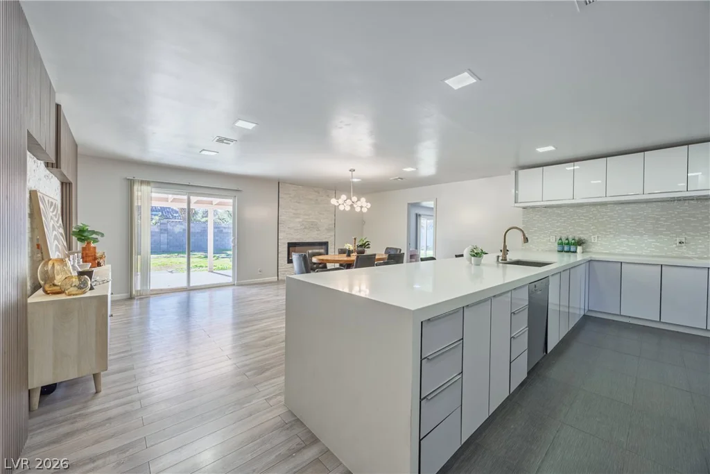 2221 Mohawk, Las Vegas, NV 89146