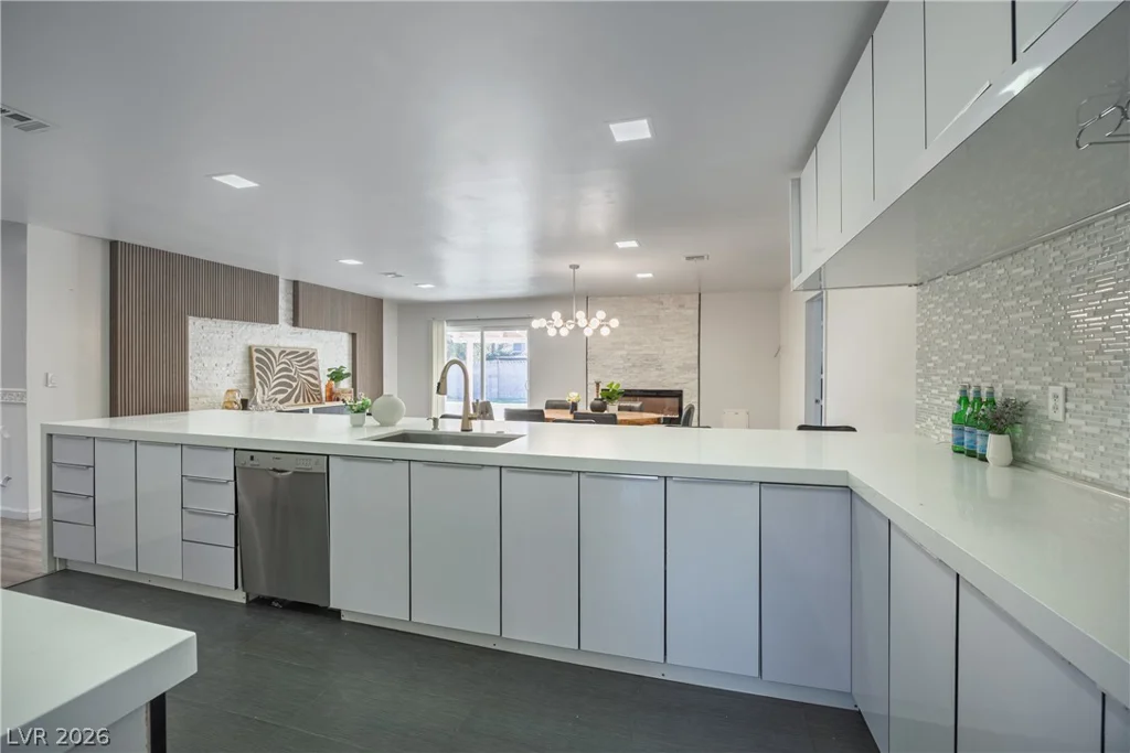 2221 Mohawk, Las Vegas, NV 89146