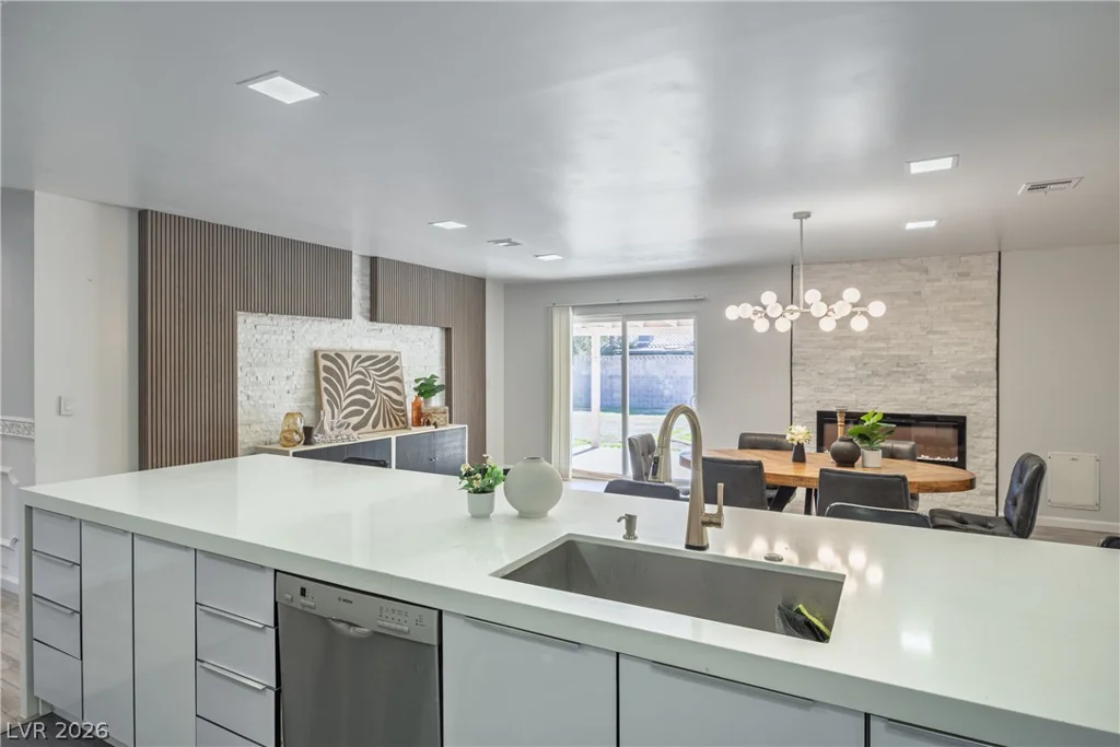 2221 Mohawk, Las Vegas, NV 89146