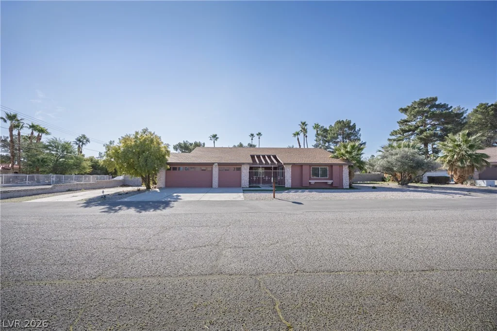 2221 Mohawk, Las Vegas, NV 89146