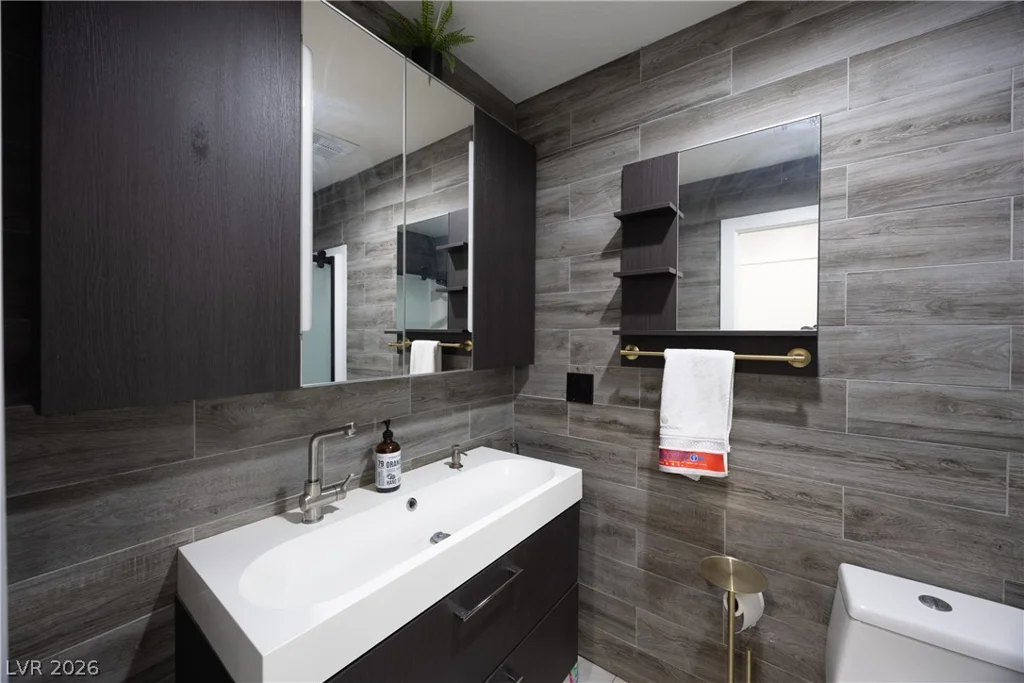2221 Mohawk, Las Vegas, NV 89146
