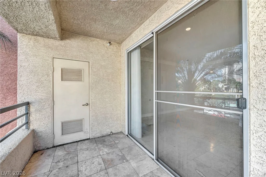 220 Flamingo, Las Vegas, NV 89169