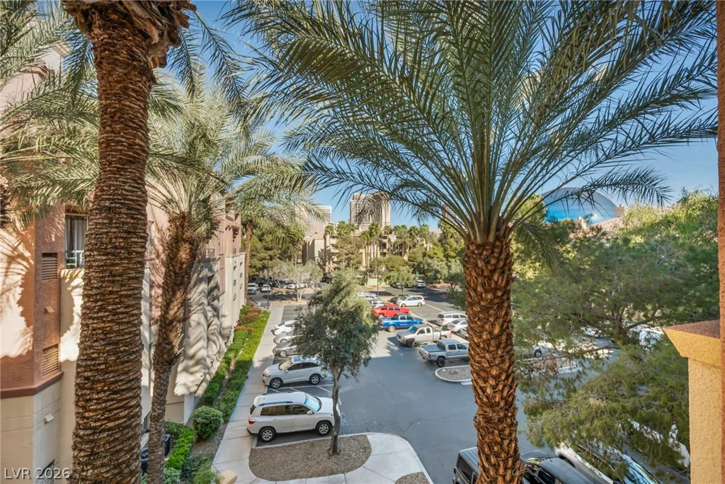 220 Flamingo, Las Vegas, NV 89169