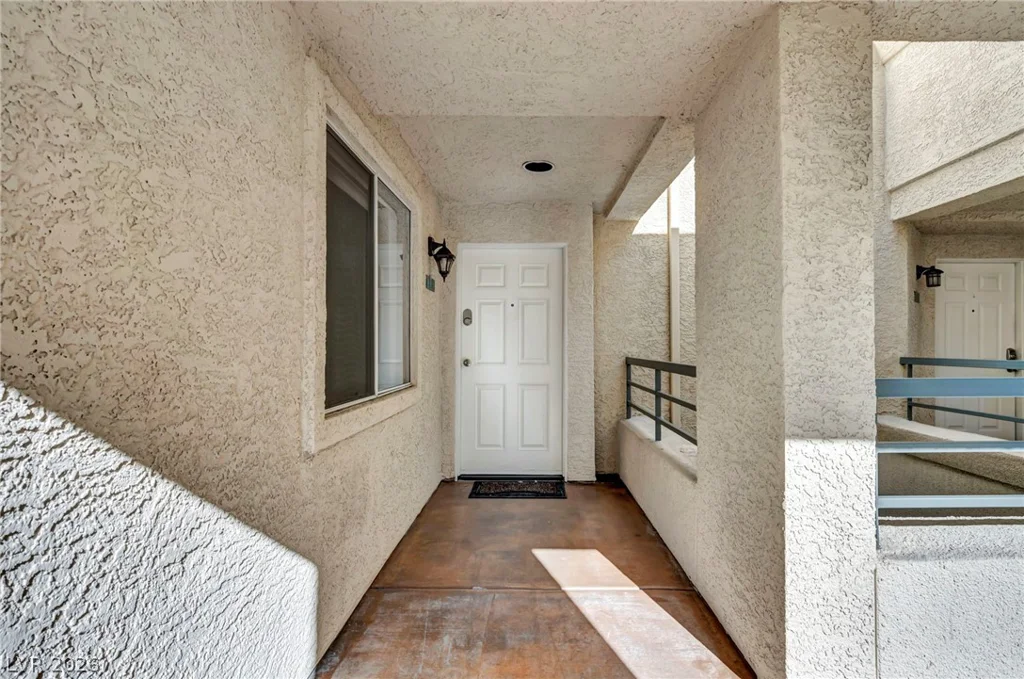 220 Flamingo, Las Vegas, NV 89169