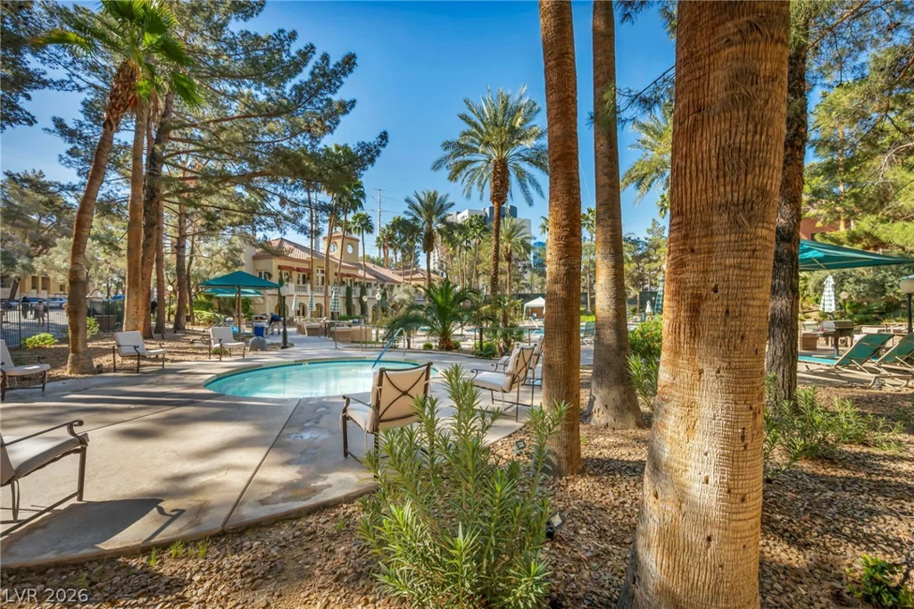 220 Flamingo, Las Vegas, NV 89169