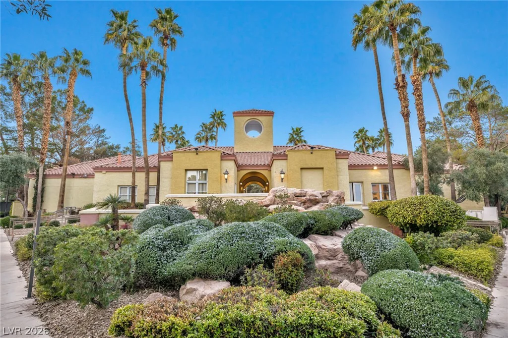 220 Flamingo, Las Vegas, NV 89169