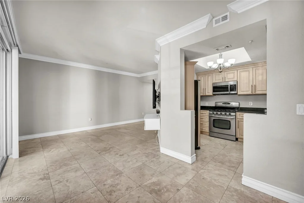 220 Flamingo, Las Vegas, NV 89169