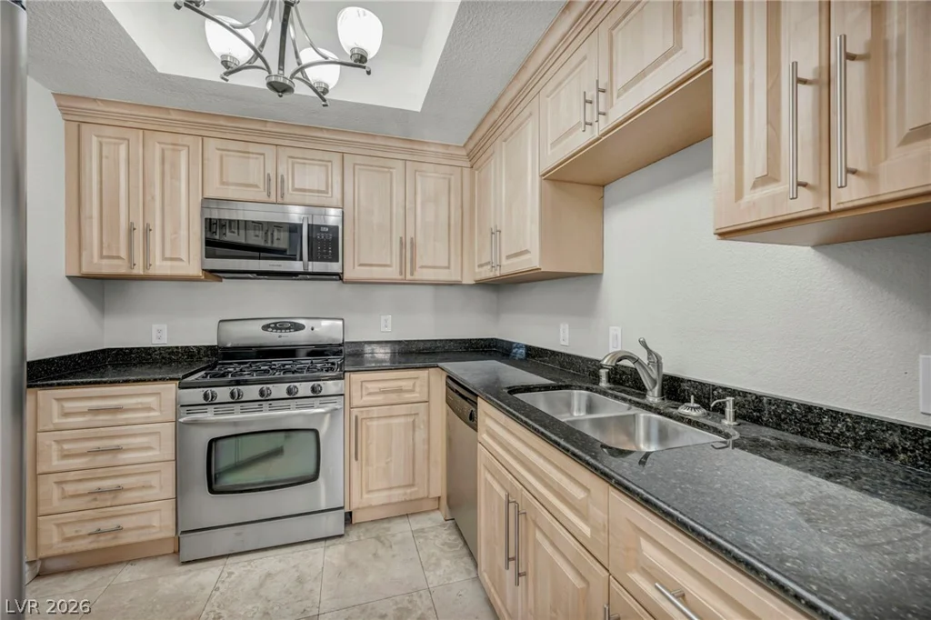 220 Flamingo, Las Vegas, NV 89169