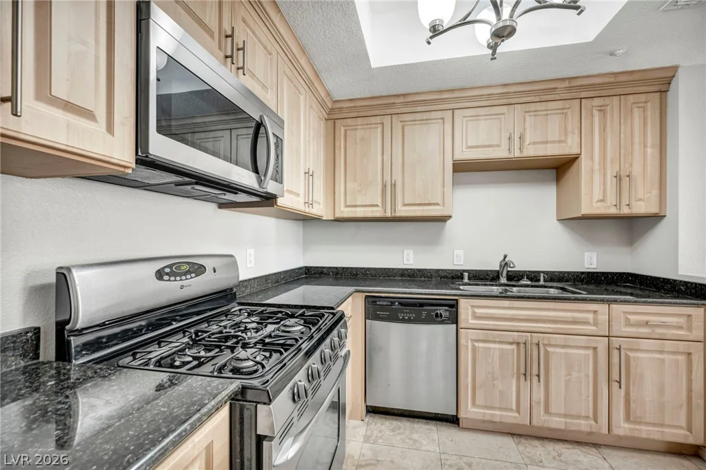 220 Flamingo, Las Vegas, NV 89169