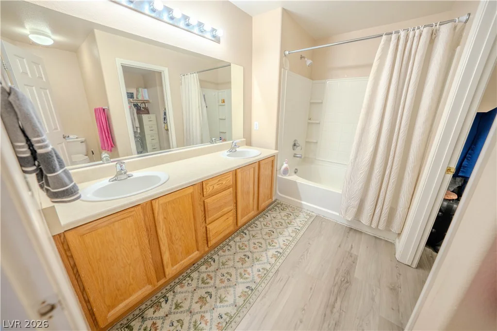 6074 Darnley, North Las Vegas, NV 89081