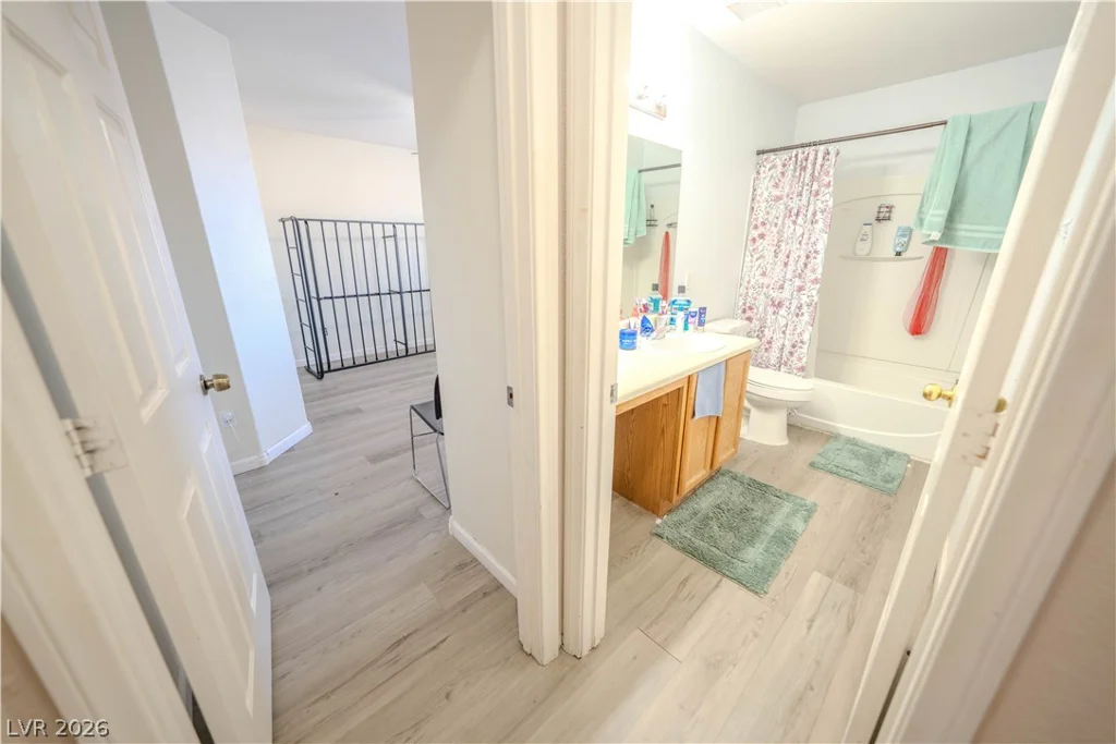 6074 Darnley, North Las Vegas, NV 89081