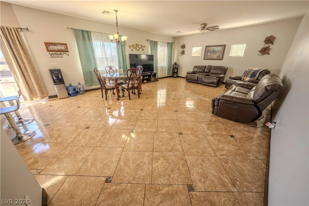 6074 Darnley, North Las Vegas, NV 89081
