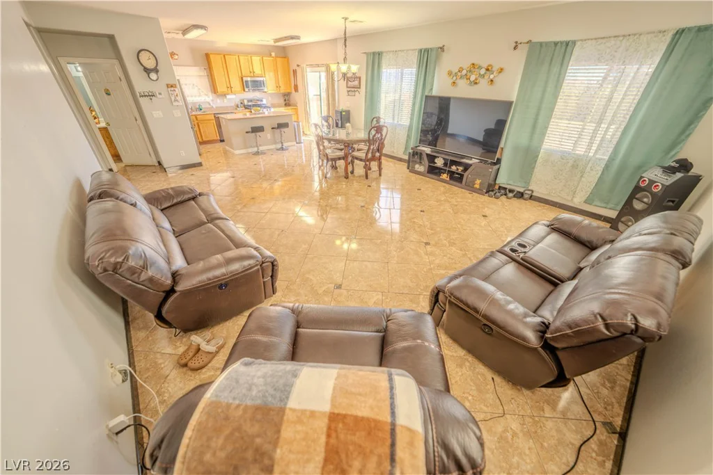 6074 Darnley, North Las Vegas, NV 89081