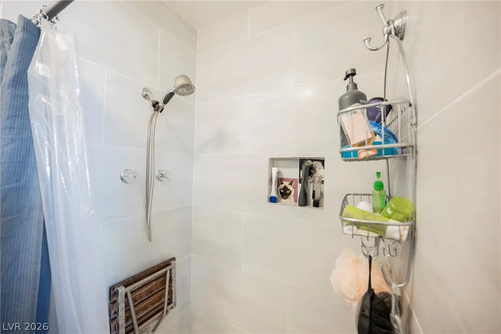 1020 Alan Shepard, Las Vegas, NV 89145