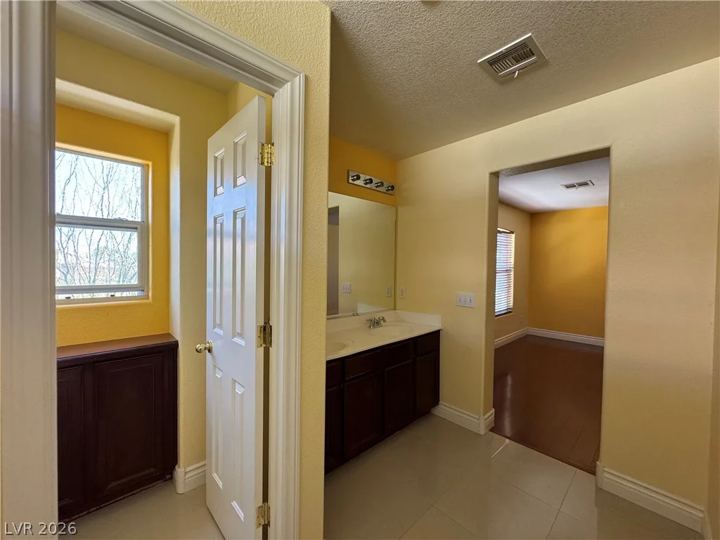 8986 Ellenbrook, Las Vegas, NV 89148