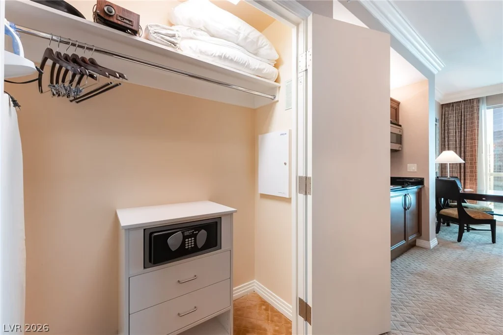 135 Harmon, Las Vegas, NV 89109