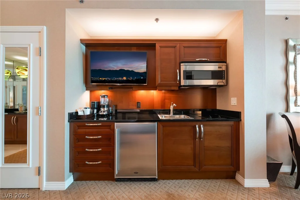 135 Harmon, Las Vegas, NV 89109