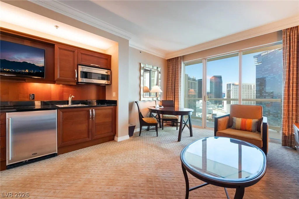 135 Harmon, Las Vegas, NV 89109