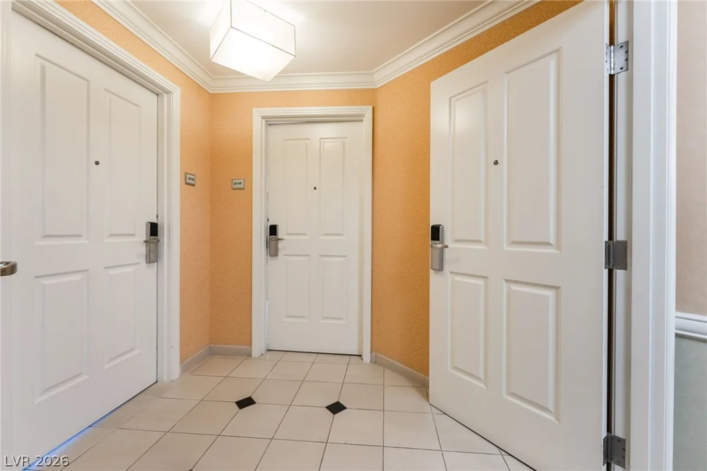 135 Harmon, Las Vegas, NV 89109