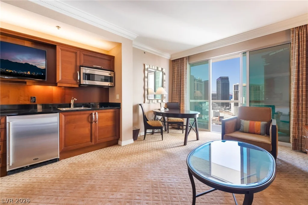 135 Harmon, Las Vegas, NV 89109