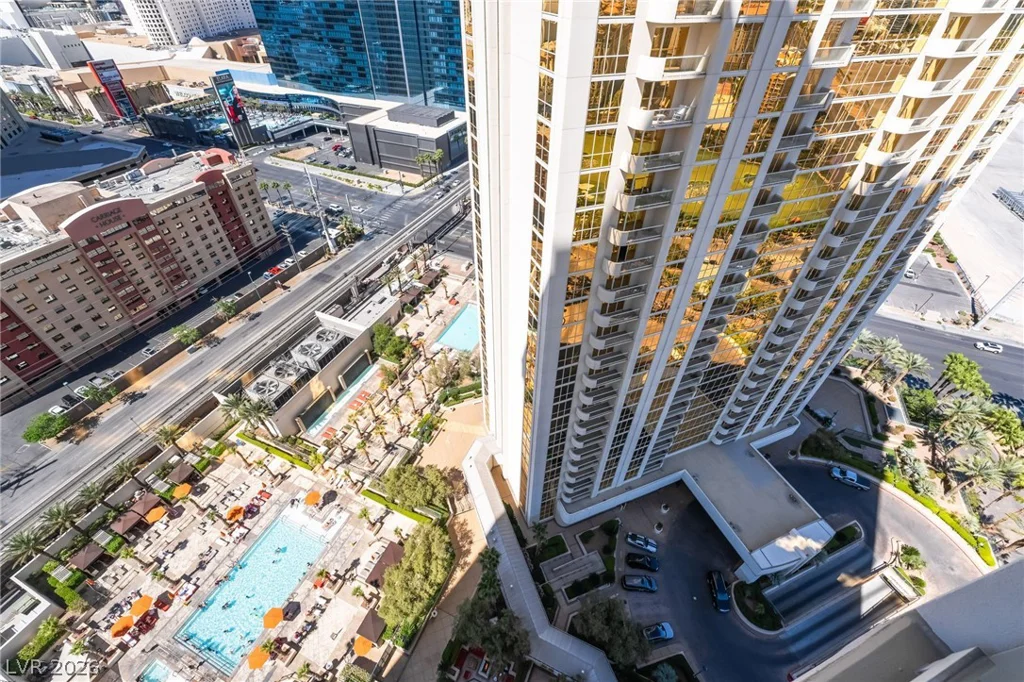 135 Harmon, Las Vegas, NV 89109