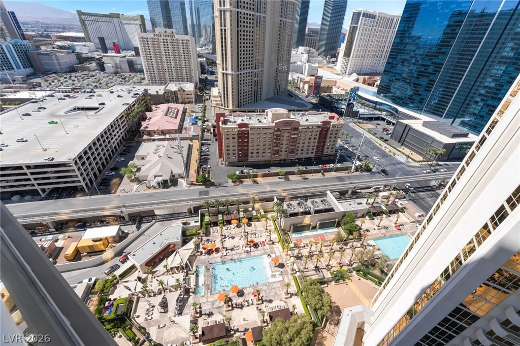 135 Harmon, Las Vegas, NV 89109