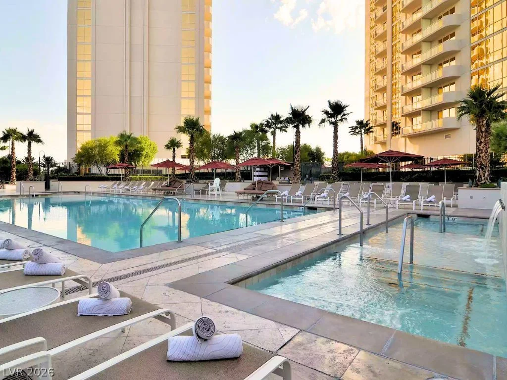 135 Harmon, Las Vegas, NV 89109