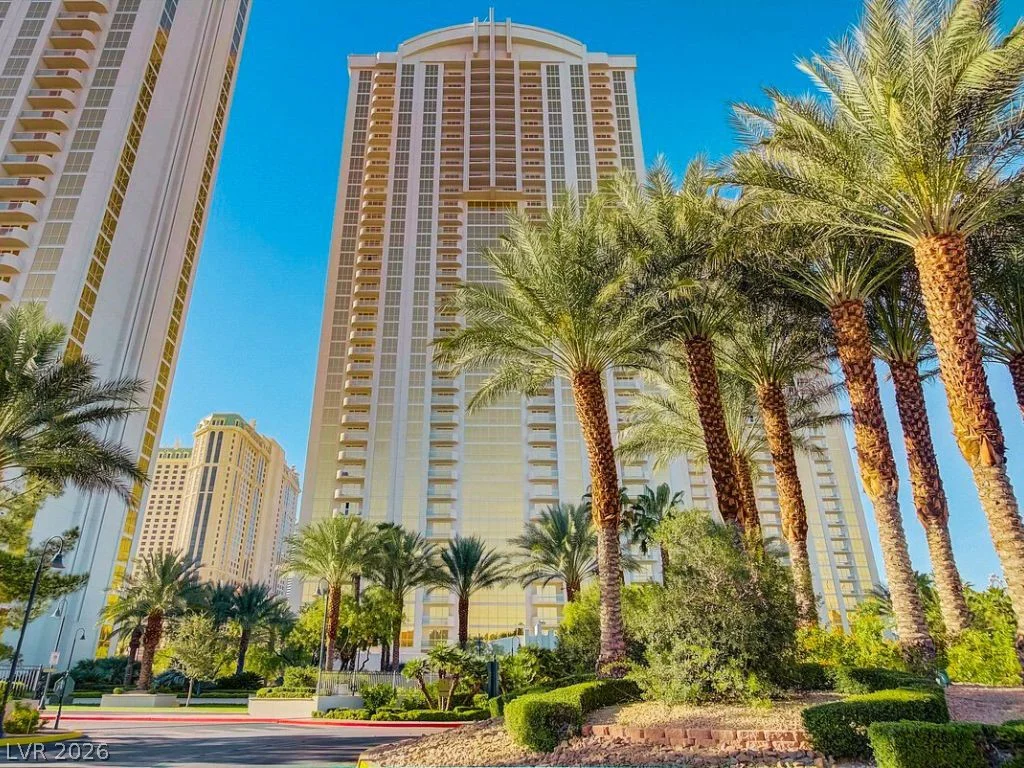 135 Harmon, Las Vegas, NV 89109