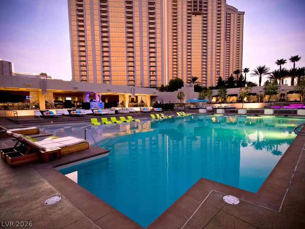 135 Harmon, Las Vegas, NV 89109