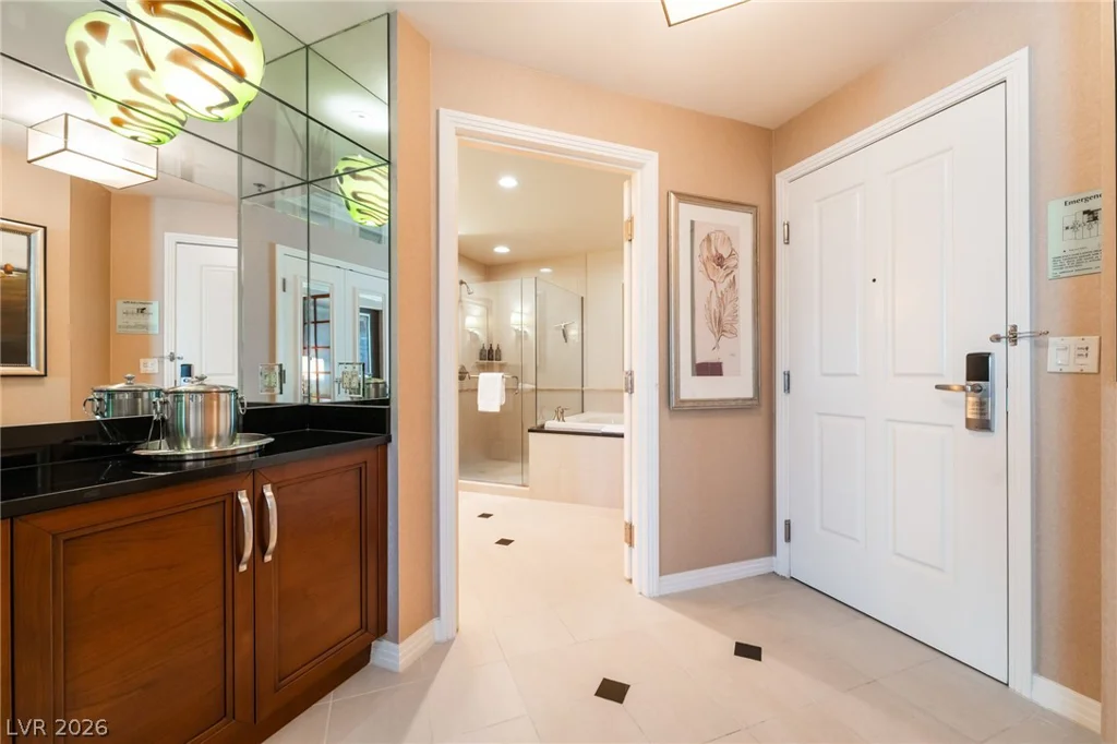 135 Harmon, Las Vegas, NV 89109