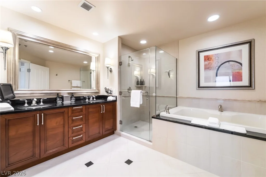 135 Harmon, Las Vegas, NV 89109
