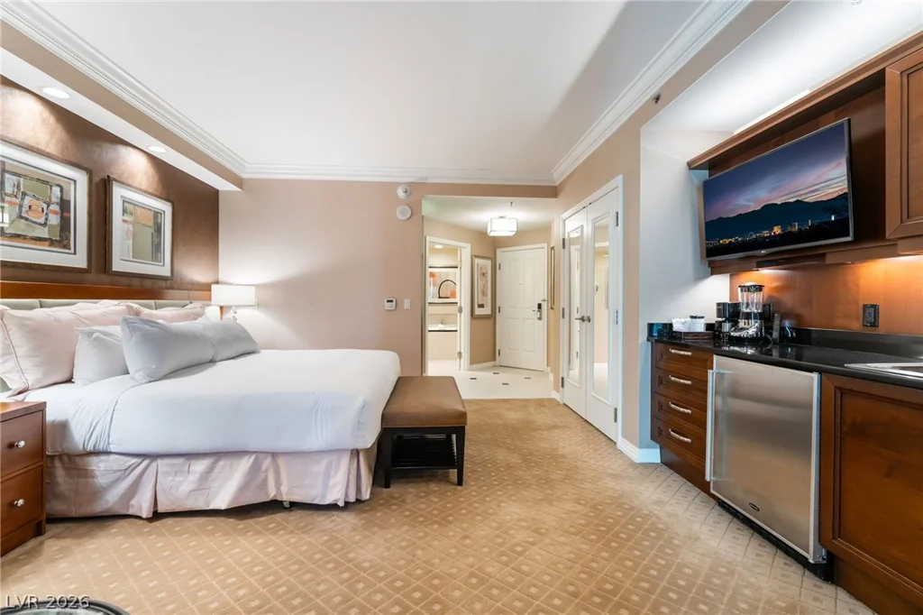 135 Harmon, Las Vegas, NV 89109