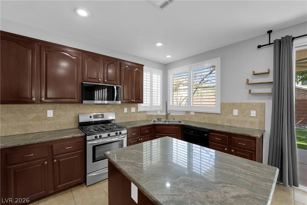 6942 Grand Junction, Las Vegas, NV 89179