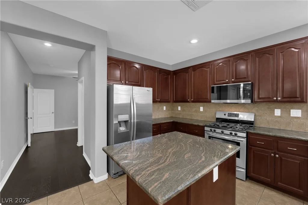 6942 Grand Junction, Las Vegas, NV 89179