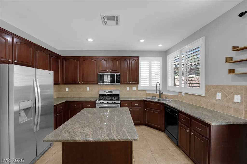 6942 Grand Junction, Las Vegas, NV 89179