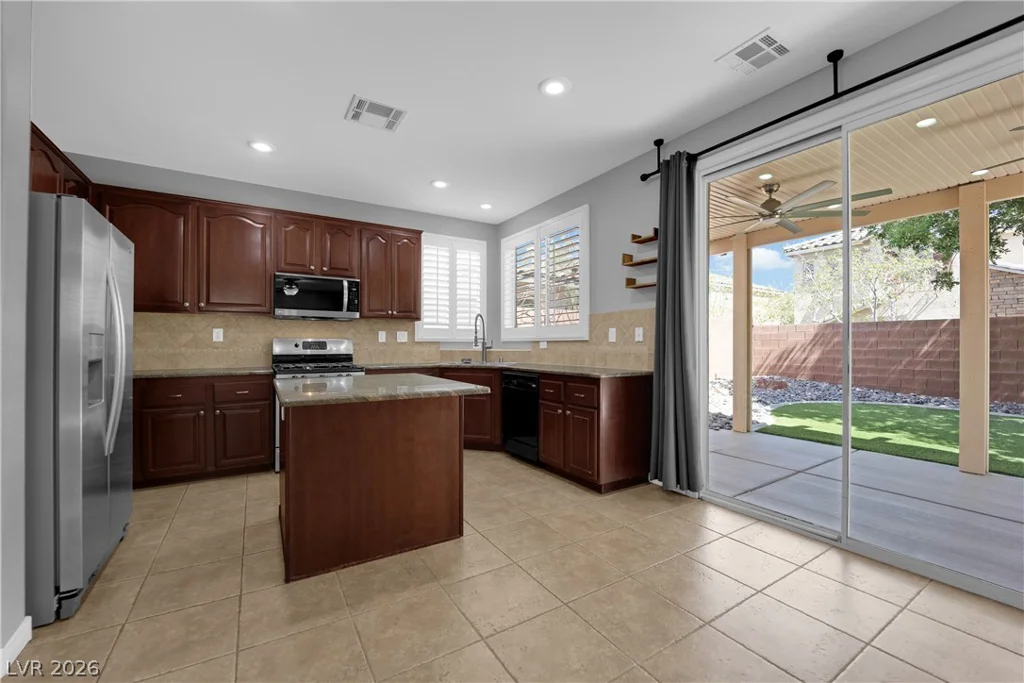 6942 Grand Junction, Las Vegas, NV 89179