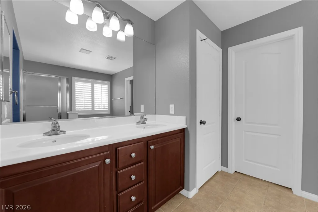 6942 Grand Junction, Las Vegas, NV 89179
