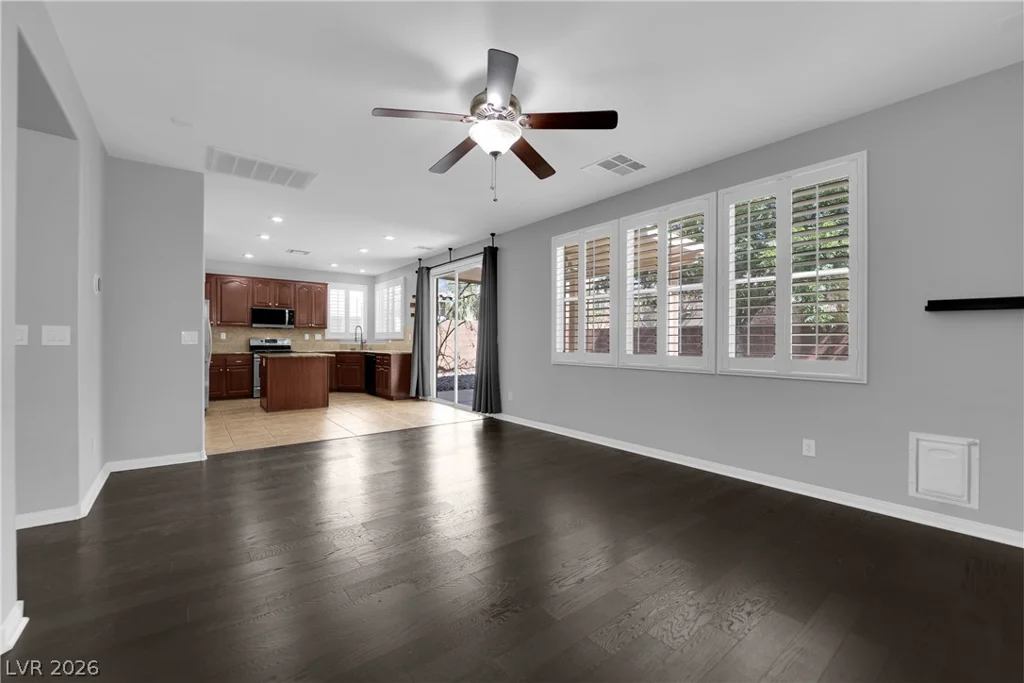 6942 Grand Junction, Las Vegas, NV 89179
