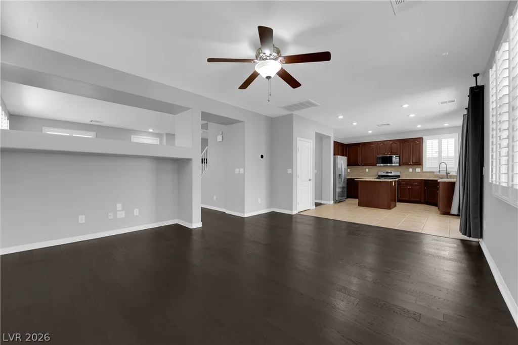 6942 Grand Junction, Las Vegas, NV 89179