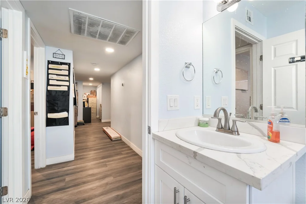 3825 Raymert, Las Vegas, NV 89121