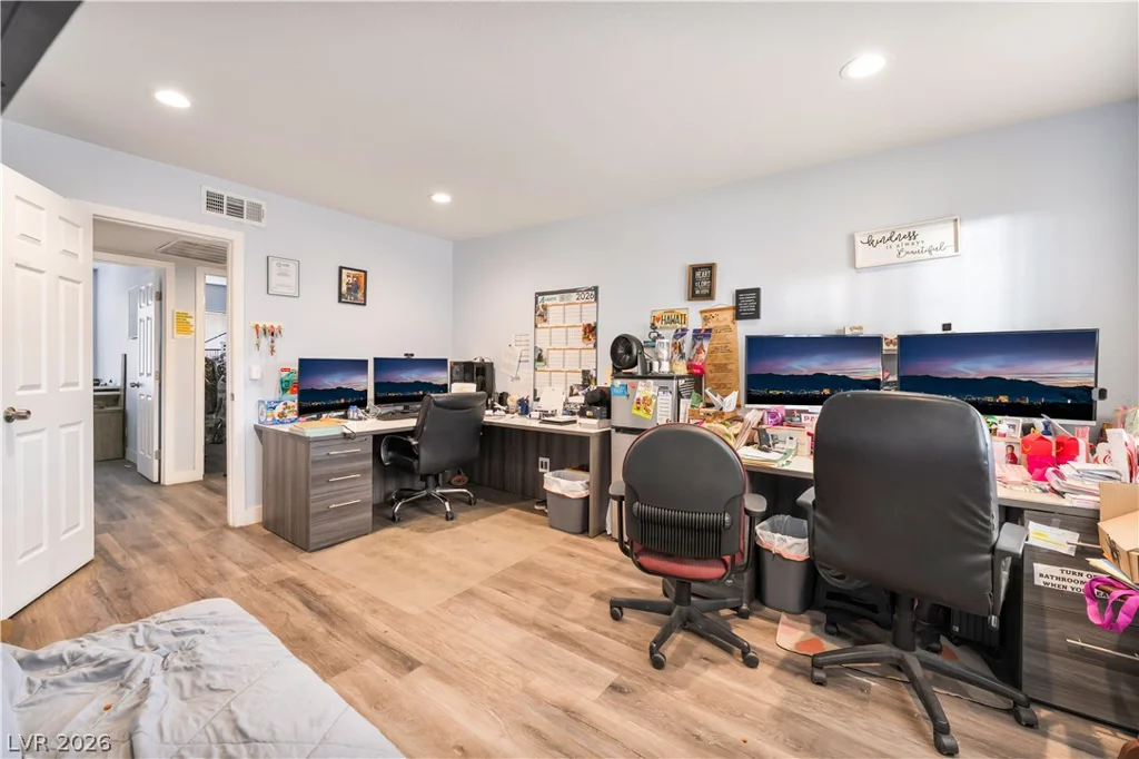 3825 Raymert, Las Vegas, NV 89121