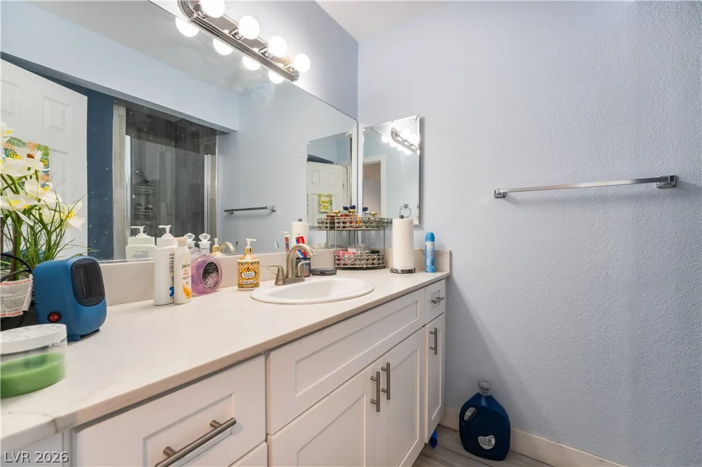 3825 Raymert, Las Vegas, NV 89121