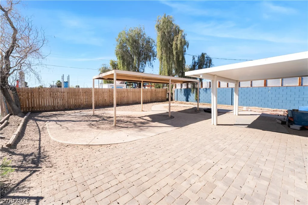 3825 Raymert, Las Vegas, NV 89121