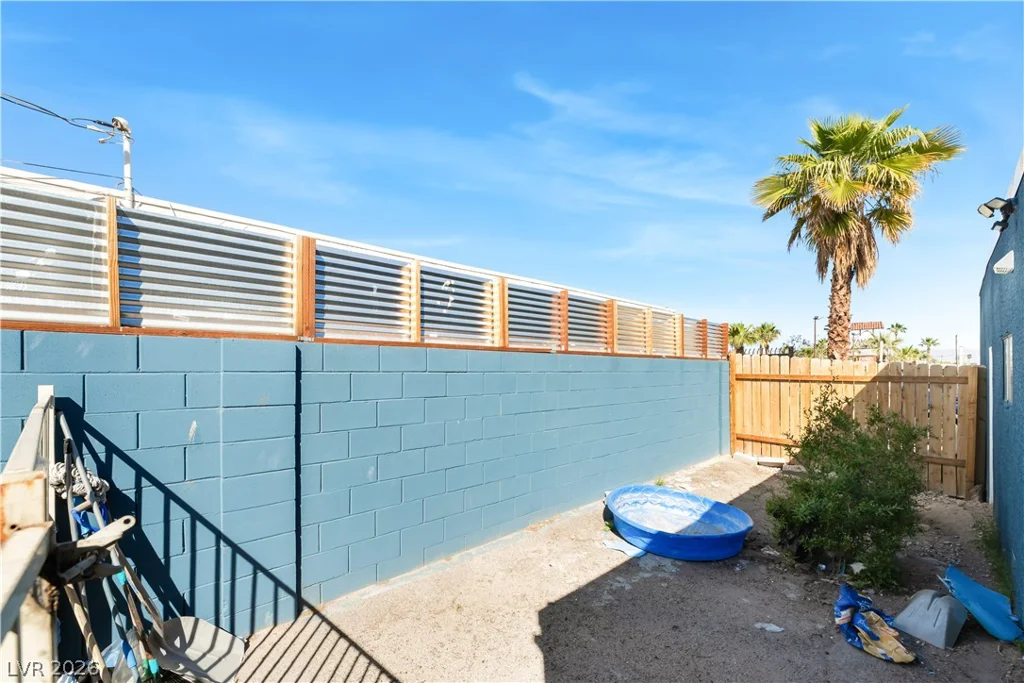 3825 Raymert, Las Vegas, NV 89121