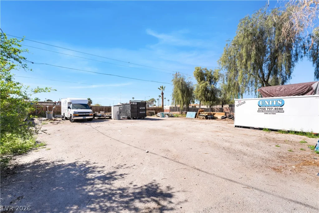 3825 Raymert, Las Vegas, NV 89121
