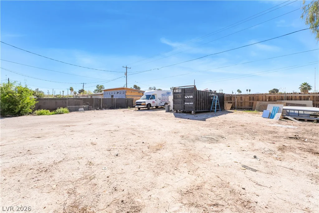 3825 Raymert, Las Vegas, NV 89121