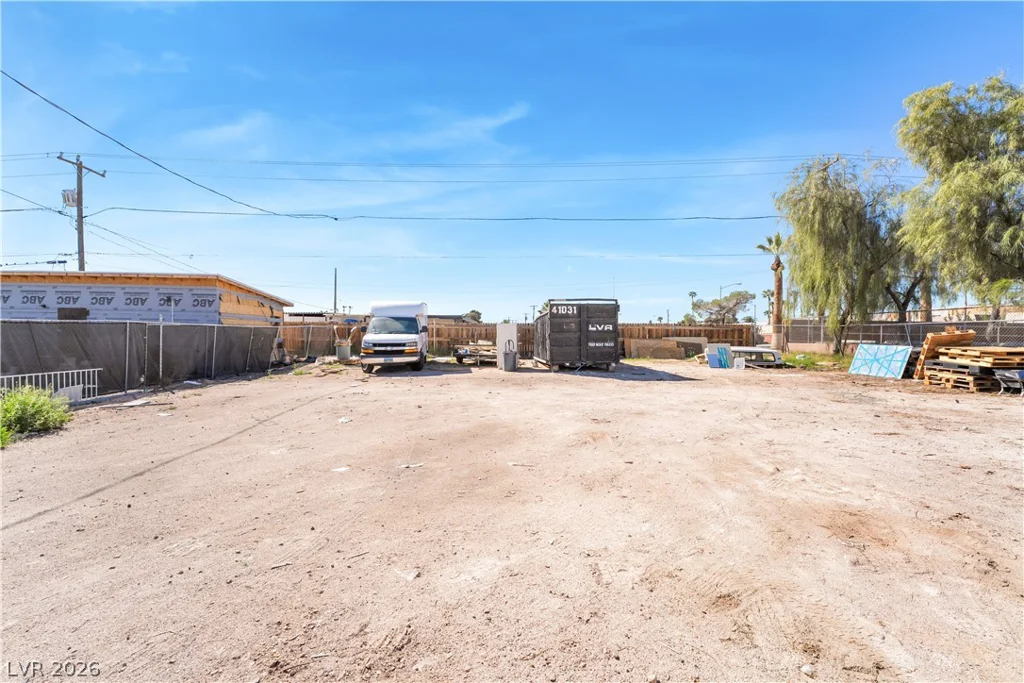 3825 Raymert, Las Vegas, NV 89121