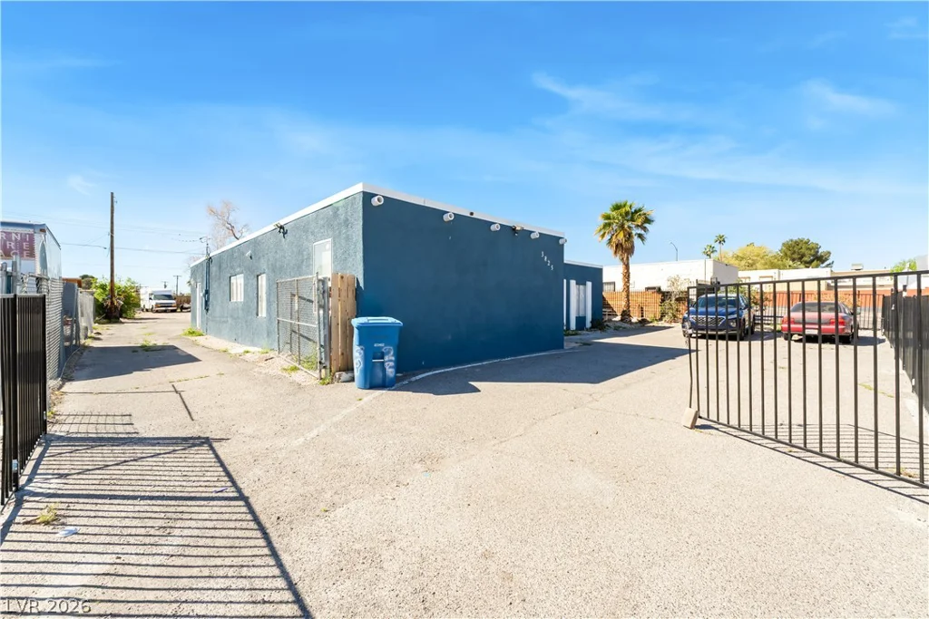 3825 Raymert, Las Vegas, NV 89121