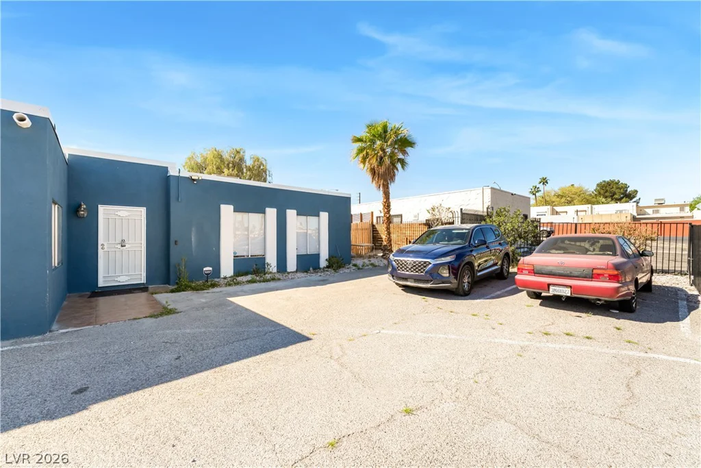 3825 Raymert, Las Vegas, NV 89121